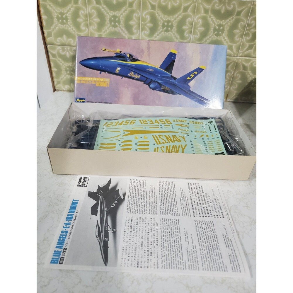Hasegawa #812 Blue Angels F/A-18A Hornet 1:72 Hobby Kits Airplane Open Box